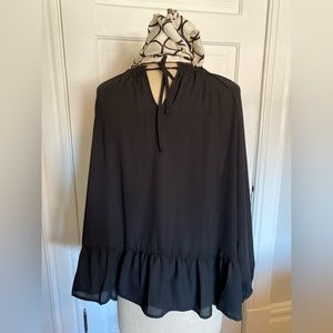 4 / $20 Sale! XXL Gently Loved Solid Black Old Navy Peasant-style Blouse*
